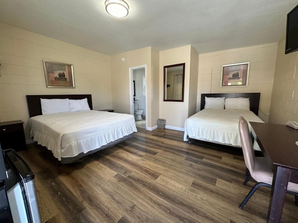 Royal Inn and Suites Main image